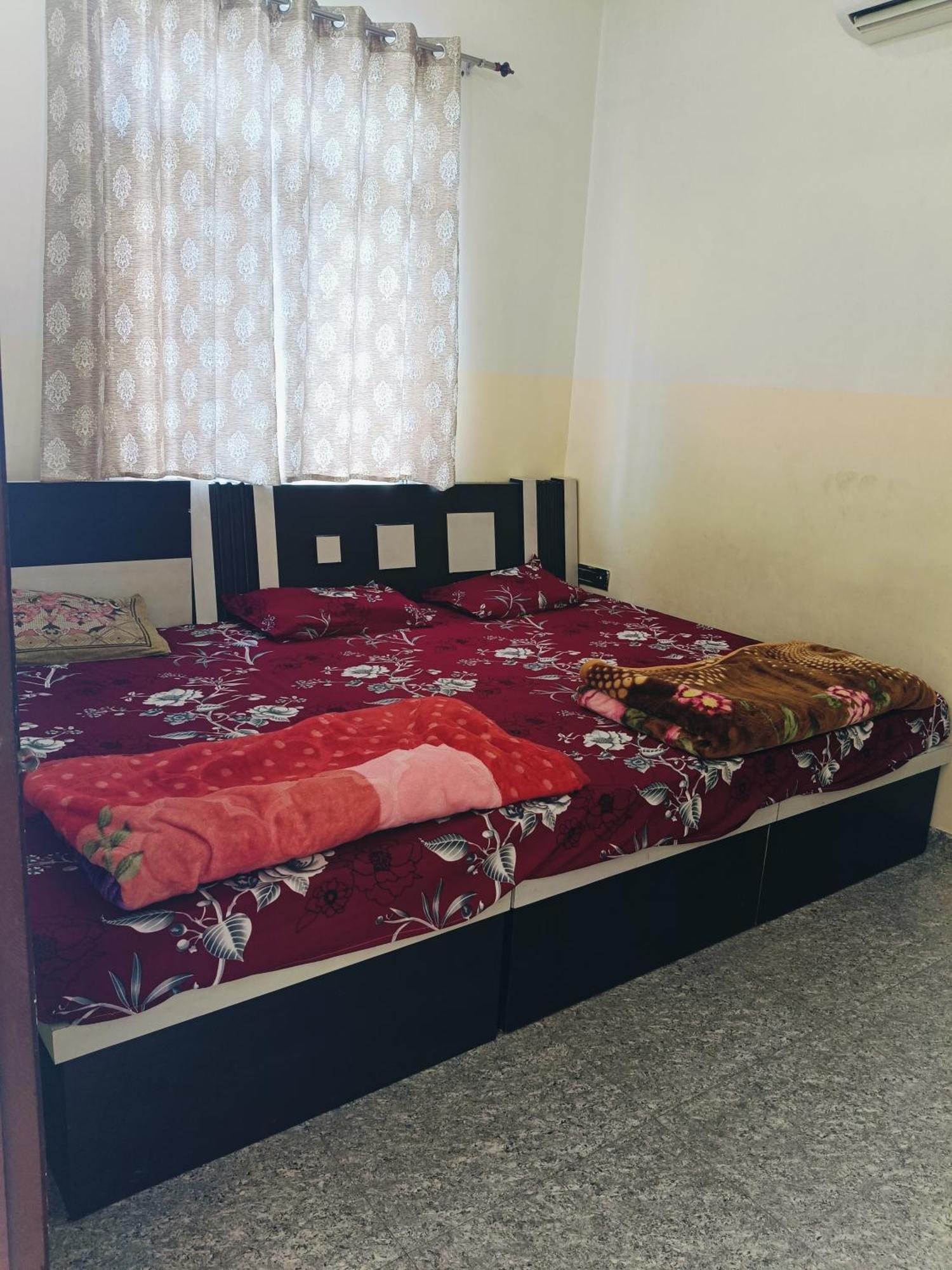 Jai Hanuman Guest House Palsana  Exterior photo