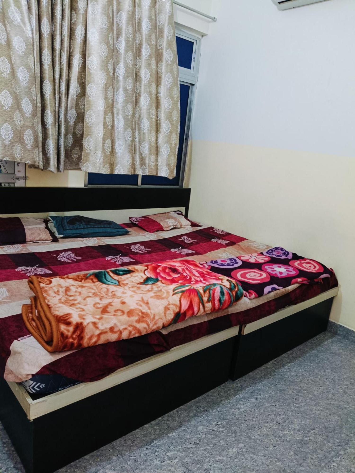 Jai Hanuman Guest House Palsana  Exterior photo
