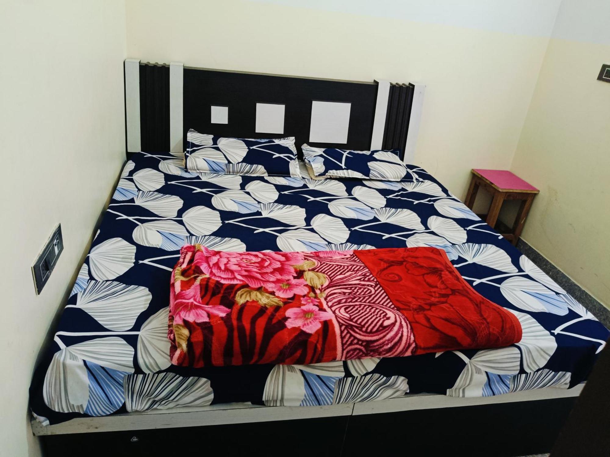 Jai Hanuman Guest House Palsana  Exterior photo