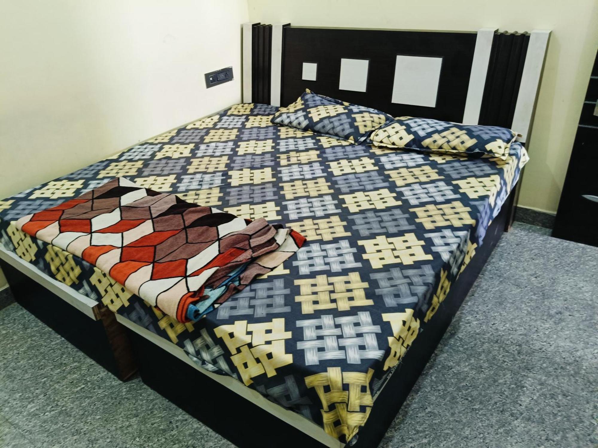 Jai Hanuman Guest House Palsana  Exterior photo