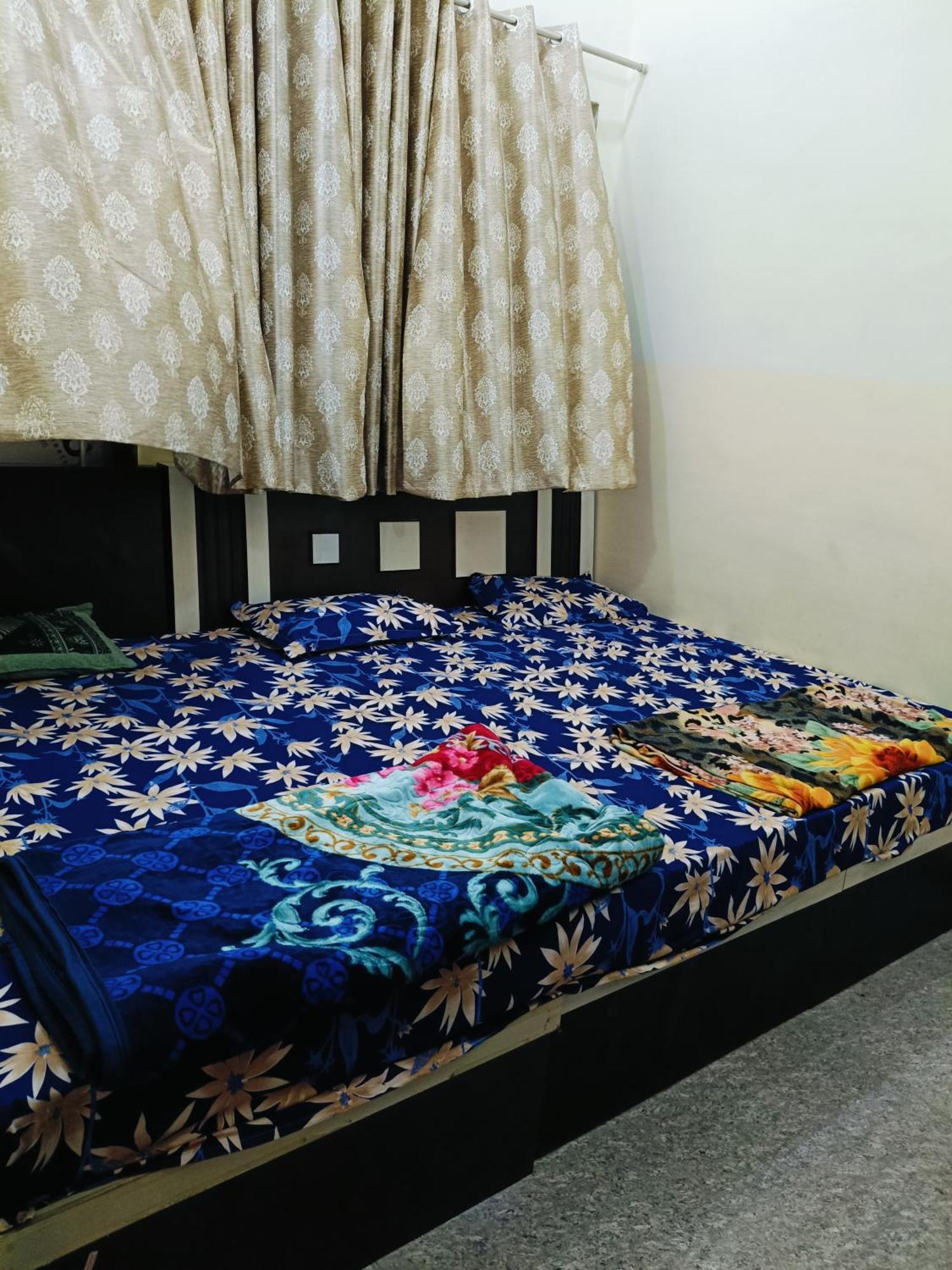 Jai Hanuman Guest House Palsana  Exterior photo