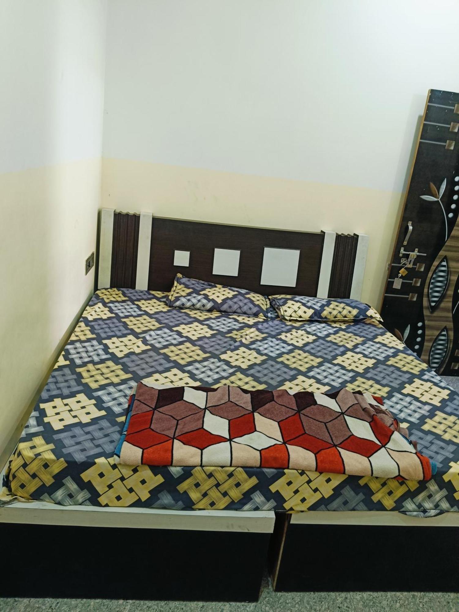 Jai Hanuman Guest House Palsana  Exterior photo