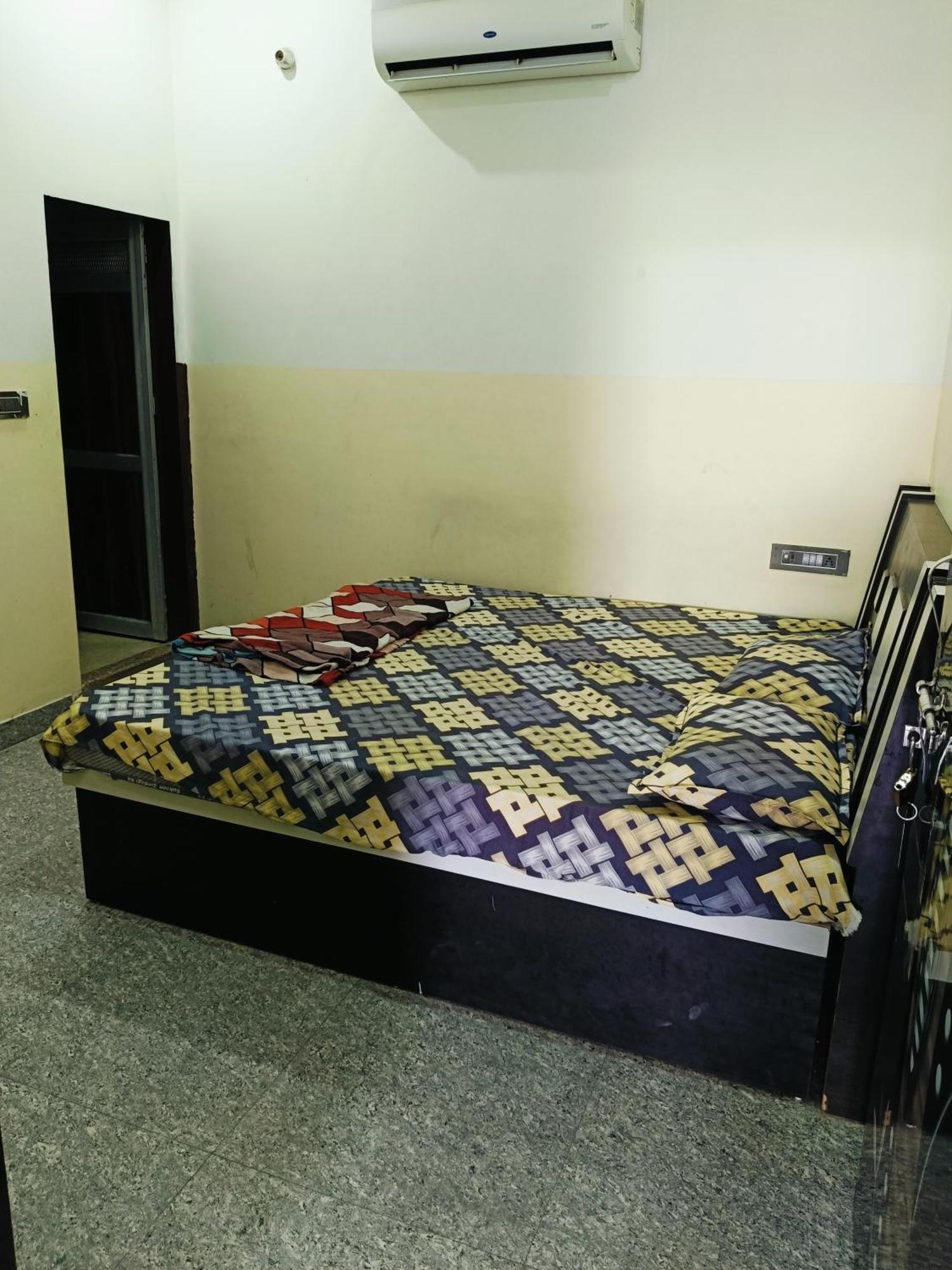 Jai Hanuman Guest House Palsana  Exterior photo