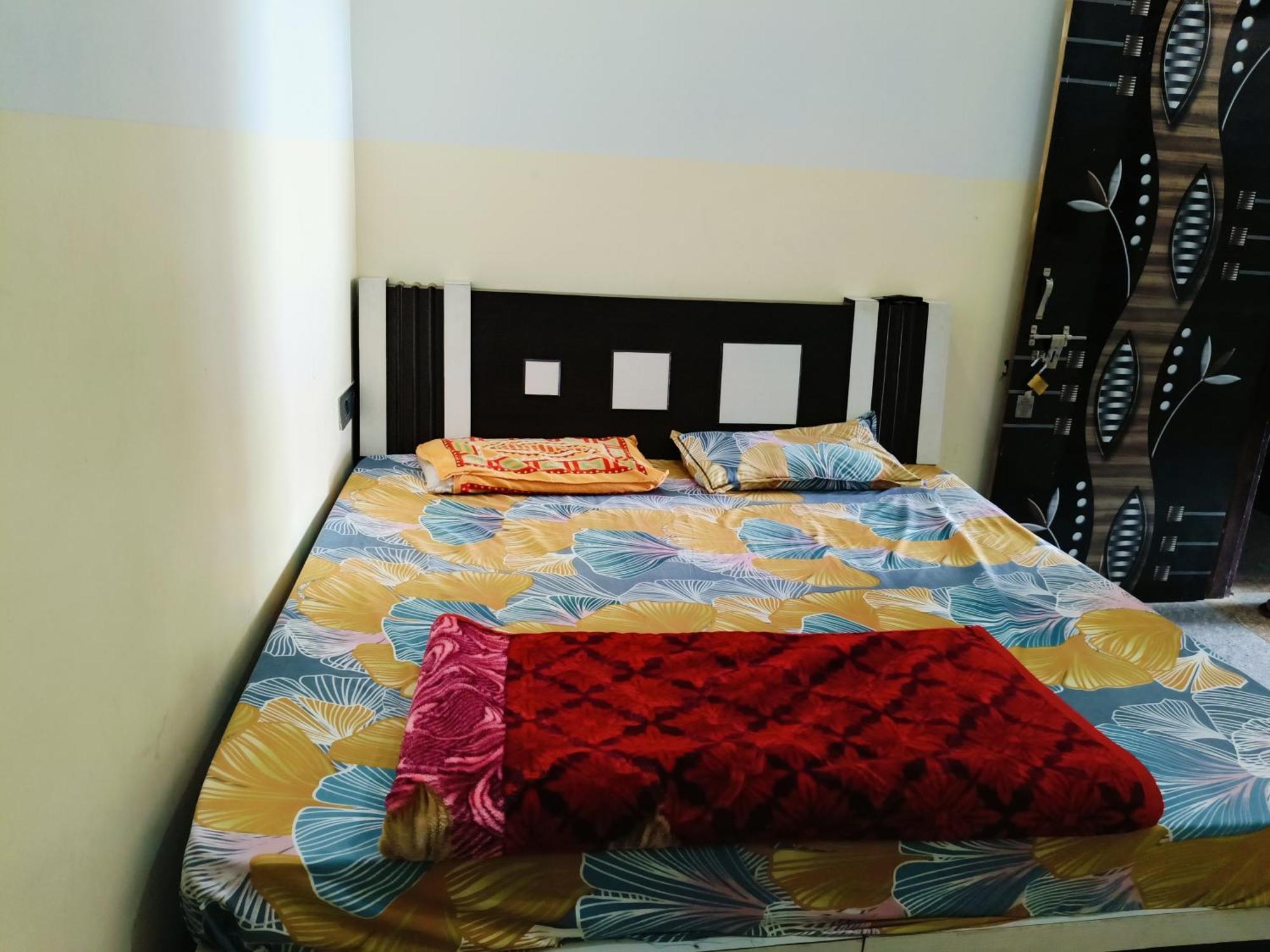 Jai Hanuman Guest House Palsana  Exterior photo